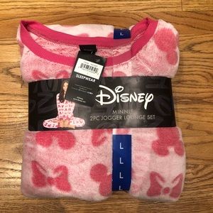 Minnie 2 piece jogger lounge set!